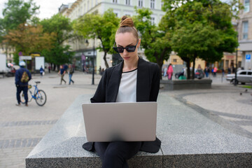 girl with laptop