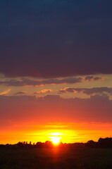 Sonnenuntergang am Horizont
