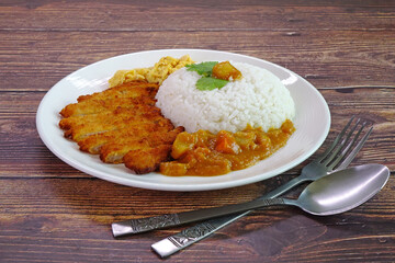 Pork cutlet curry rice (Tonkatsu curry rice), Popular Japanese food