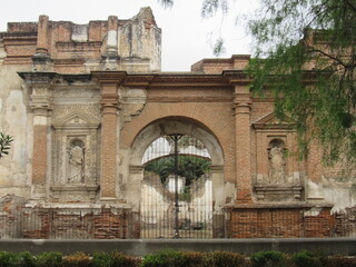 Obraz premium Antigua Parroquia San Sebastián - SAN SEBASTIAN - ANTIGUA GUATEMALA - GUATEMALA