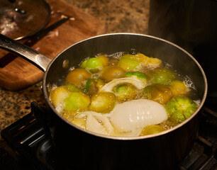 Boiling vegetables for homemade sauce