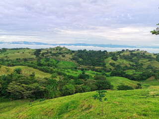 Obraz premium Colombian mountains full of color and with a great variety of fauna and flora that adorn them on all sides.