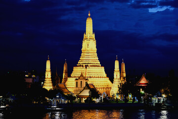 Wat Arun (the Temple of the Dawn) by the river 2