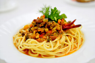 pasta, spaghetti, food, meal, plate, italian, dinner, sauce, tomato, dish, cuisine, noodles, lunch, white, shrimp, delicious, bolognese, cheese, meat, basil, healthy, gourmet, seafood, red, salad