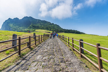 Fototapeta premium Walkway to Crater of Seongsan Ilchulbong Peak