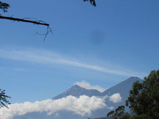 Fototapeta na wymiar Volcán Fuego y Acatenango - FIRE VOLCANO - VOLCANO OF FIRE - ACATENNANGO VOLCANO - ANTIGUA -GUATEMALA