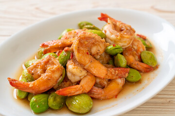 Stir-Fried Twisted Cluster Bean with Shrimp