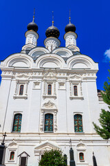 Fototapeta na wymiar Cathedral of the Annunciation of the Blessed Virgin Mary in Annunciation Monastery in Murom, Russia