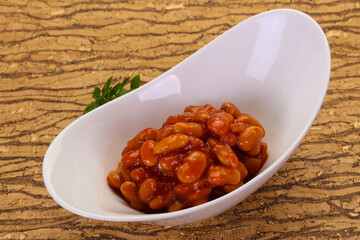Baked kidney with tomato sauce