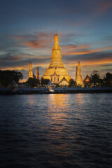 Fototapeta na wymiar Wat Arun river view
