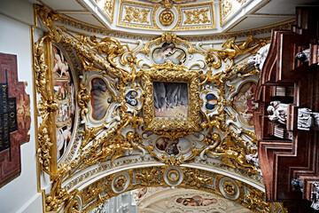 church art golden ceiling ornaments