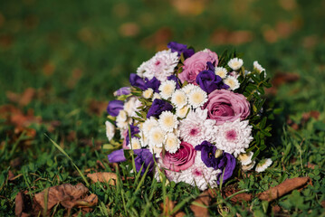 wedding bouquet with pink roses and white chrysanthemums