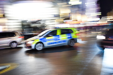 Fototapeta na wymiar London Police in motion