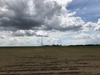 überlandleiter stromtrasse strom stromleitung erneuerbare energie energiewende strompreis