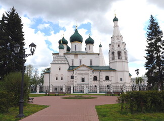 Fototapeta na wymiar Church of Ilia Prorok in Yaroslavl, Russia