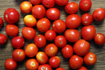 tomatoes on market