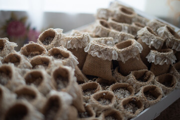 ideal gift accessories for wedding