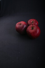 Fototapeta na wymiar Red Globe Apples