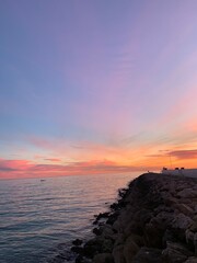 Colorido atardecer en Sitges, Barcelona