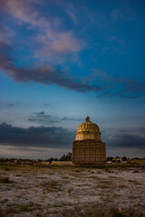 Obraz premium Old historic tomb in a graveyard in rural areas of Sindh Pakistan.