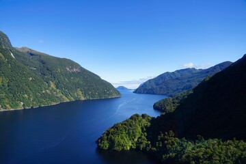 Obraz premium Doubtful Sound from above 2 - landscape.
