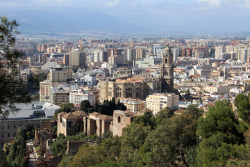 Fototapeta na wymiar Paisaje de la ciudad de Málaga con su catedral