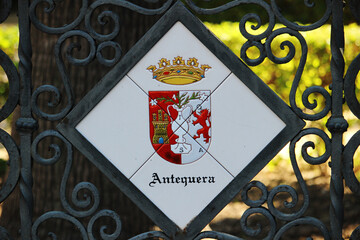 Escudo de armas de la ciudad de Antequera, ciudad de la provincia de Málaga