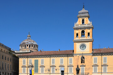 Fototapeta premium palazzo del governatoe a parma italia