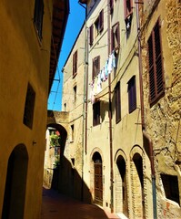 Tiny street of Tuscany (San Gimignano)