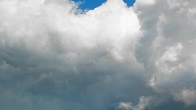 Towering Cumulus or Tcu Time-lapse.