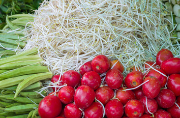 Beansprouts and Tomatoes 
