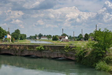 paesaggio di campagna in tarda primavera