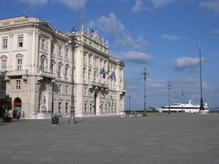 Obraz premium Trieste, Italy, Palazzo del Lloyd Triestino