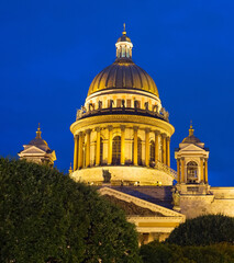 Obraz premium Night Saint Isaac Cathedral Petersburg Russia