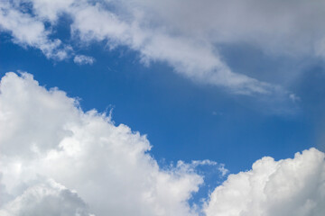 Fototapeta na wymiar Beautiful photo of white clouds in the blue sky of one day