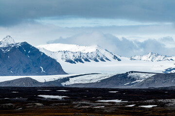 Fototapeta na wymiar Snow mountain of the Svalbard archipelago