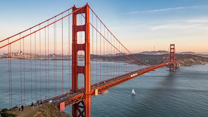 Gordijnen Golden Gate Bridge met zeilboot © Geoff Cole