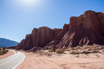Route through the mountains, valleys and the forms that erosion left in the hills