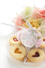 Cherry tomato, broccoli and ham with vegetable salad