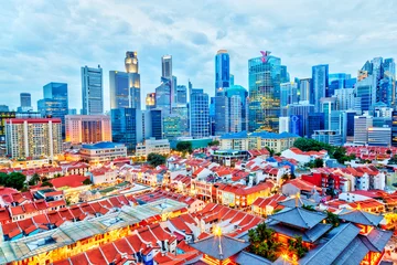 Outdoor-Kissen Singapore Chinatown With Downtown Financial District in Background © ronniechua