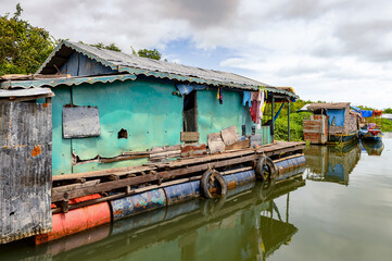 Fototapeta na wymiar It's Floating village Chong Knies in Cambodia, Tonle Sap (Great lake)