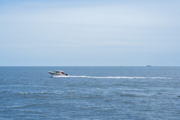 Obraz premium One island in the middle of the sea which is a tourist attraction of Thailand