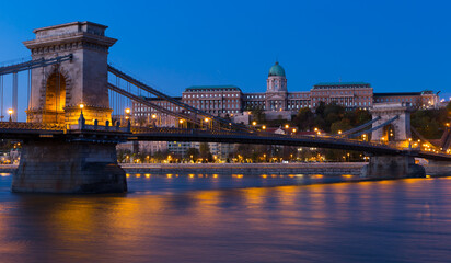 Fototapeta premium Night light of Chain Bridge near Buda Fortress is hungarian landmark