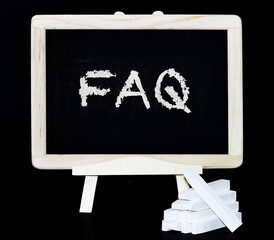 FAQ Kreideschrift auf Schultafel