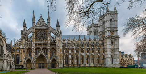 Obraz premium Northern facade of the Westminster Abbey, gothic church and site for royal coronations in London, United Kingdom