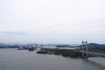 Fototapeta na wymiar 島々と橋を高台から見た風景