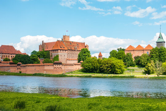 Malbork Zamek forteca rzeka średniowiecze