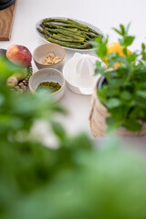 Spargel auf dem Küchentisch