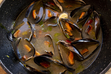peppered mussels or impepata di cozze
