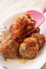 tomato sauce meatballs